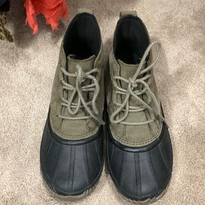 Sorel short weather boots